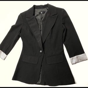 Business Casual Women’s Blazer Black Small IZ